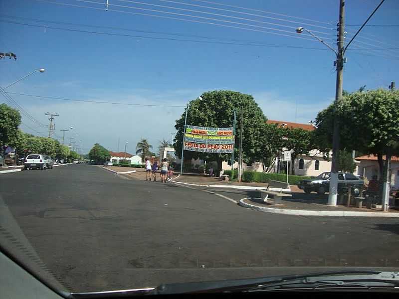 SANTA ALBERTINA-SP-RUA DA IGREJA-FOTO:LUIS BRITO - SANTA ALBERTINA - SP