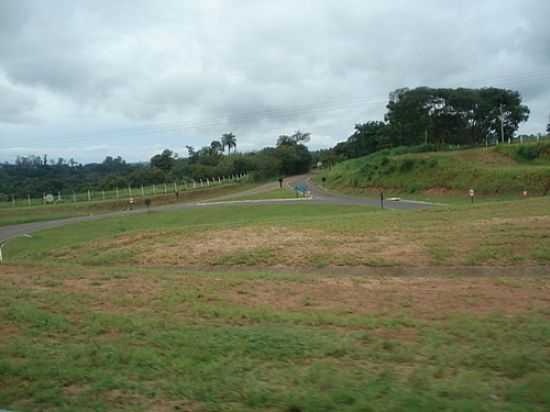 TREVO DE ACESSO-FOTO:LPSLPS - SANTA CRUZ DA CONCEIO - SP