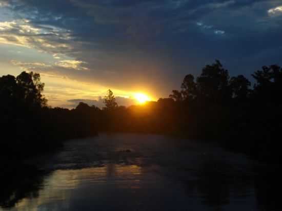 RIO PARDO AO ENTARDECER, POR JOEL CARLOS MILITO - SANTA CRUZ DO RIO PARDO - SP