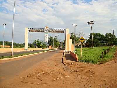 PRTICO DE ENTRADA-FOTO:UMBERTO MORENO  - SANTA ERNESTINA - SP