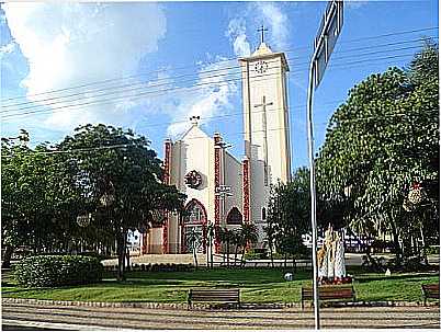 IGREJA MATRIZ ENFEITADA NO NATAL - SANTA F DO SUL - SP