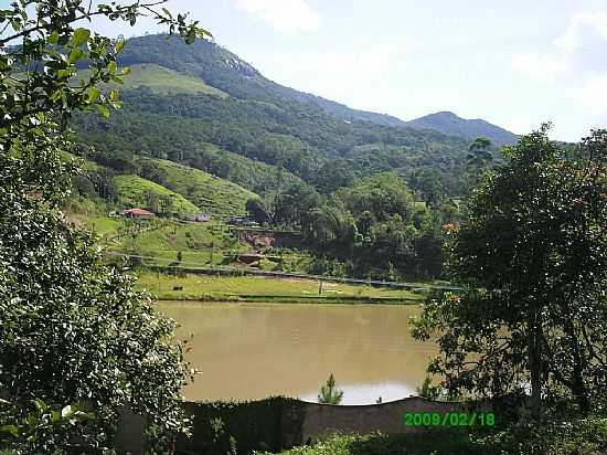 SANTA ISABEL-SP-LAGO E VISTA DA PEDRA PRETA-FOTO:FABIOLAURINDO - SANTA ISABEL - SP