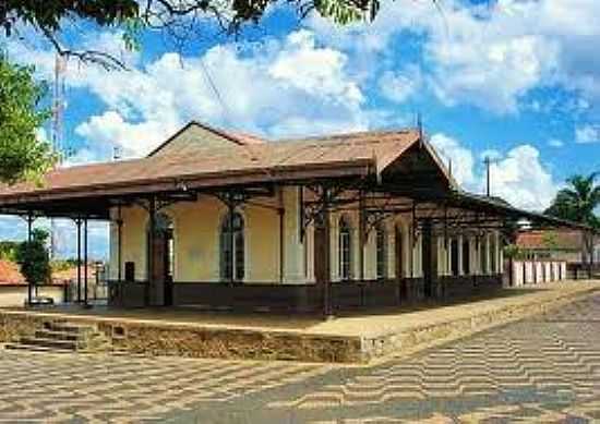 ESTAO FERROVIRIA EM SANTA RITA DO PASSA QUATRO-SP-FOTO:MUNDI.COM. - SANTA RITA DO PASSA QUATRO - SP