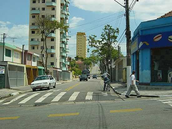 SANTO ANDR-SP-RUA NO PARQUE JAATUBA-FOTO:NILTON CEZAR - SANTO ANDR - SP