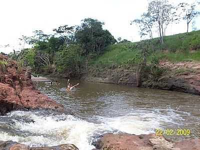 CACHOEIRA  FOTO
POR JOO RODOLFO  - SANTO EXPEDITO - SP