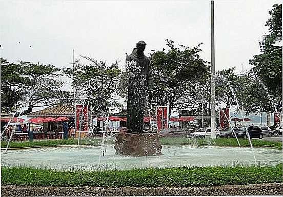 MONUMENTO EM FRENTE A 
IGREJA DO EMBAR FOTO
JOO SAVIOLI - SANTOS - SP