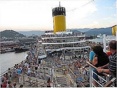 COSTA FORTUNA SAINDO DO PORTO DE SANTOS - SANTOS - SP