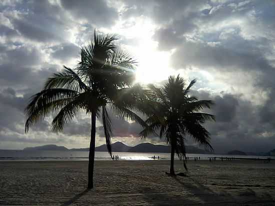 SANTOS-SP-ENTARDECER NAS PRAIAS DE SANTOS-FOTO:ALTHAYR DE MORAES - SANTOS - SP