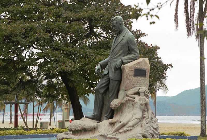 SANTOS-SP-MONUMENTO DE VICENTE DE CARVALHO NO JARDIM DA ORLA-FOTO:DIEGO BRIGIDO - SANTOS - SP