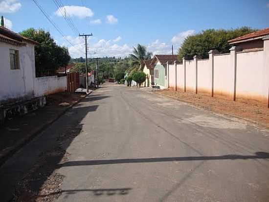 RUA JOO MARTINS EM SO BENEDITO DAS AREIAS-FOTO:EDUARDO B. - SO BENEDITO DAS AREIAS - SP