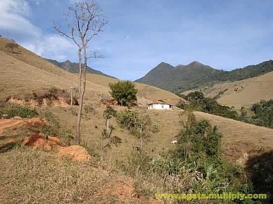 VISTA DO MORRO DA PEDRA DA BACIA  EM SO JOS DO BARREIRO-SP-FOTO:J. AUGUSTO - SO JOS DO BARREIRO - SP