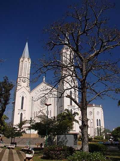 
IGREJA MATRIZ (FOTO DE ROGERCM) - SO JOS DO RIO PARDO - SP