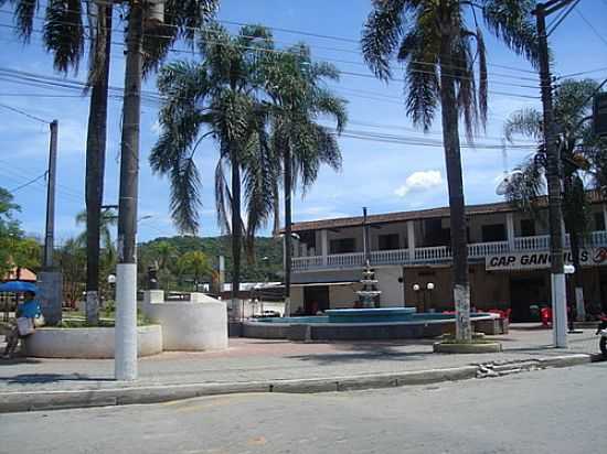 CHAFARIZ NA PRAA-FOTO:JAIR TEIXEIRA,SP,BR  - SO LOURENO DA SERRA - SP