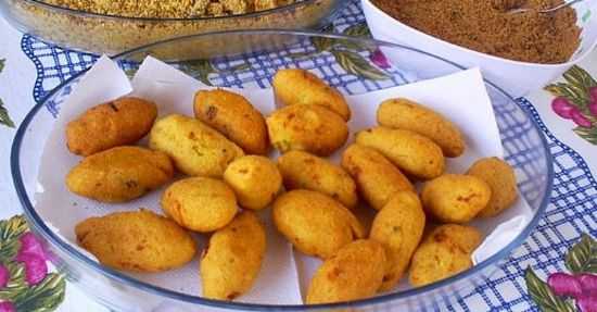 O MELHOR BOLINHO  DE FRANGO DA REGIO - POR NAZAR DOMINGUES - SO MIGUEL ARCANJO - SP