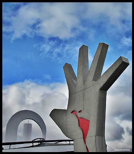 SO PAULO-SP-MONUMENTO NO MEMORIAL DA AMRICA LATINA-FOTO:ANTONIOJVIDAL - SO PAULO - SP