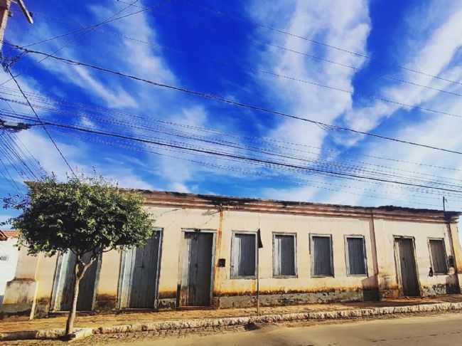 CASARO PRXIMO A IGREJA, POR MARIA APARECIDA DE OLIVEIRA LIMA IZIPATO - RIACHO DE SANTANA - BA