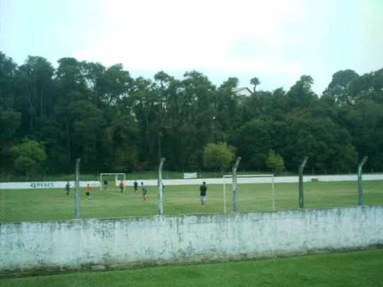 CAMPO DE FUTEBOL, POR ANTONIO CCERO DA SILVA(GUIA) - SO ROQUE - SP