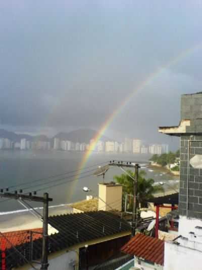 ARCO RIS NA PRAINHA, POR BERNARDETE BARONTI - SO VICENTE - SP