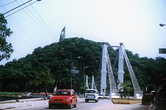 PONTE PNSIL E MORRO DOS BARBOSA EM SO VICENTE-FOTO:JEFFERSON FRANA - SO VICENTE - SP