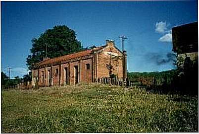 ESTAO FERROVIRIA -FOTO RALPH M. GIESBRECHT - SERRANA - SP