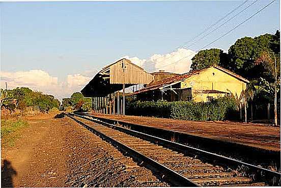 ESTAO DE SILVNIA-FOTO:STUBRIC - SILVNIA - SP