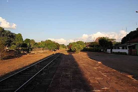 VIA FRREA EM SILVNIA-FOTO:STUBRIC - SILVNIA - SP