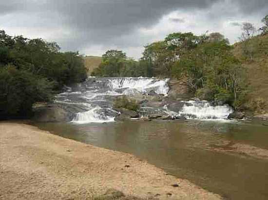 SILVEIRAS-SP-CACHOEIRA DO RIO PARAITINGA-FOTO:ALFGFAL - SILVEIRAS - SP