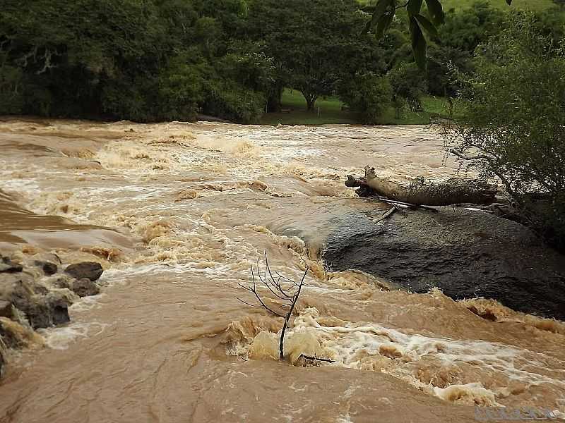SOCORRO-SP-CACHOEIRA MONJOLINHO-FOTO:JOREDI - SOCORRO - SP