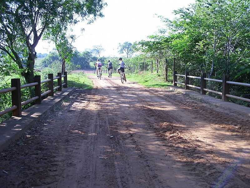 SUINANA-SP-PONTE CRREGO DOS MACACOS-FOTO:AMAURI JOS GRANZOTTO - SUINANA - SP