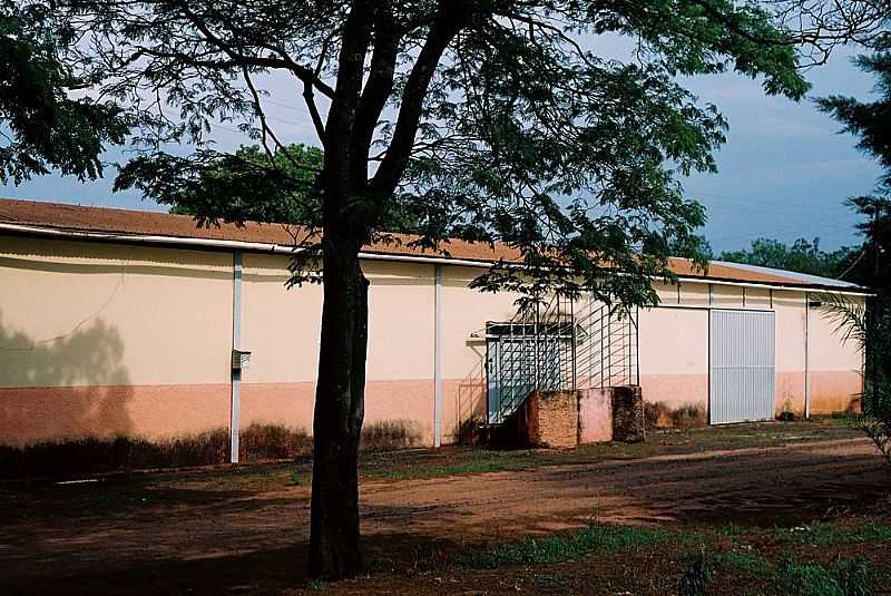 TABATINGA-SP-SALO DE FESTAS-FOTO:PRADO-BR2 - TABATINGA - SP