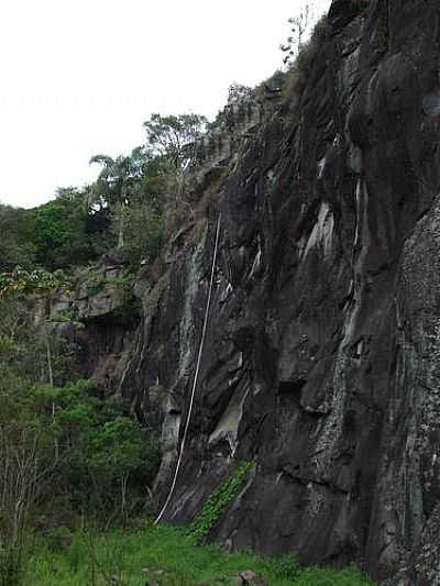 PEDREIRA DE TAIUPEBA POR XCBIKER06 - TAIAUPEBA - SP