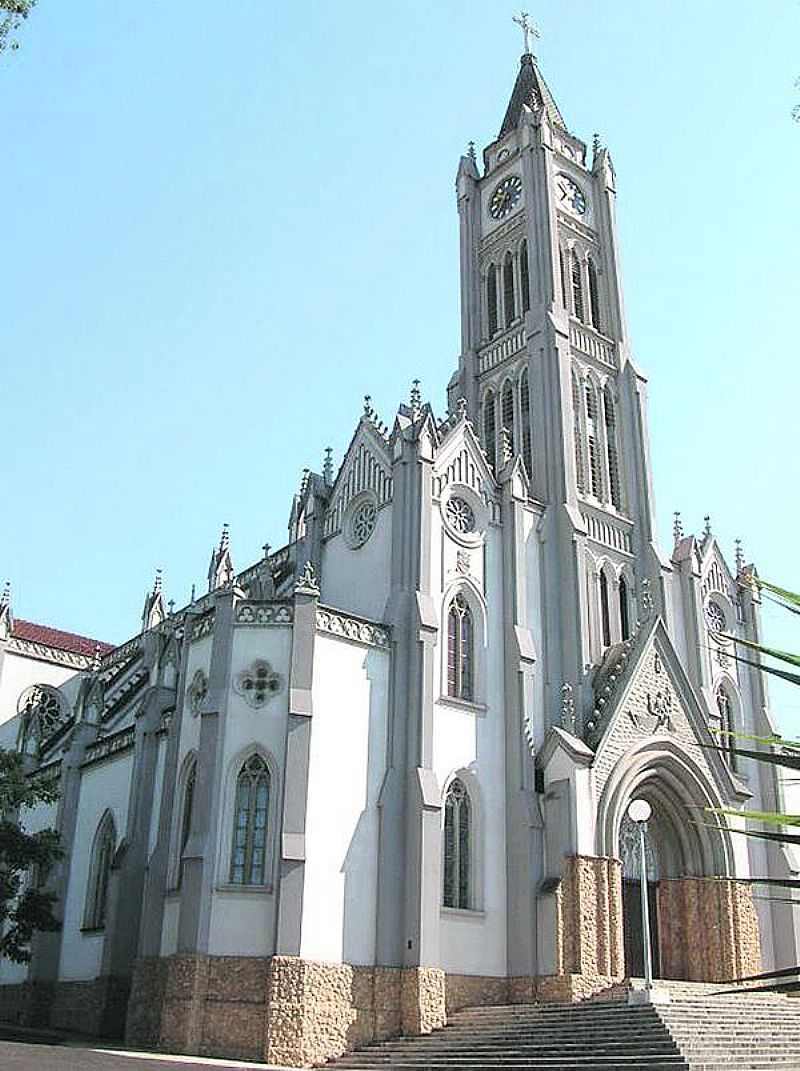 IGREJA MATRIZ - TAQUARITINGA - SP