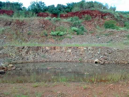 PEDREIRA DE TARUM-FOTO:FELIPPE WILLIAN  - TARUM - SP