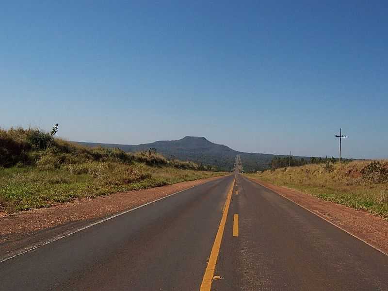 TEODORO SAMPAIO-SP-MORRO DO DIABO VISTO DA RODOVIA-FOTO:VALTAIR GOMES - TEODORO SAMPAIO - SP