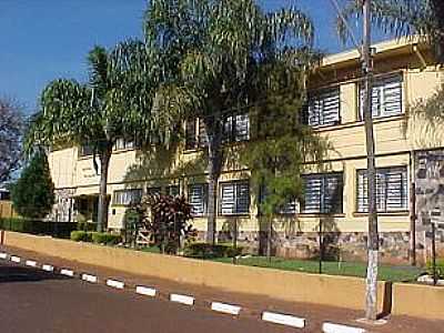 EE MARIA ELYDE MNACO DOS SANTOS, PROF - TERRA ROXA - SP