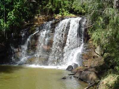 CACHOEIRA EM TIMBURI, POR JULIANO D. A. ROSA - TIMBURI - SP