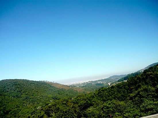 VISTA DE TREMEMB, PARTIR DA RODOVIA FERNO DIAS-BR 381-FOTO:HUMBERTO MLLER - TREMEMB - SP