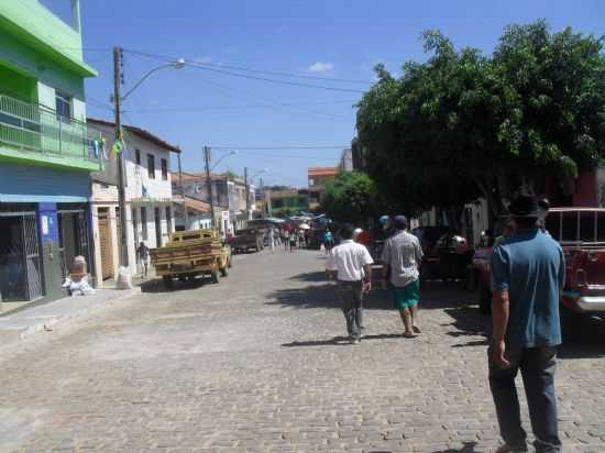 RUA IBITIRA - DIA DE FEIRA, POR SILVANO LIMA - RIO DO ANTNIO - BA