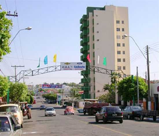 RUA DA CIDADE-FOTO:LPSLPS - TUPI PAULISTA - SP