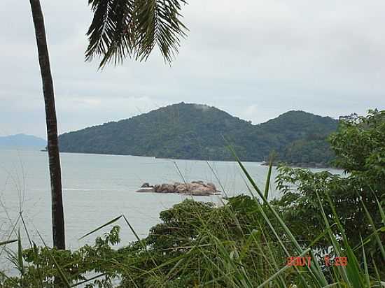 PRAIA DE SANTA RITA EM UBATUBA-SP-FOTO:NILSON KABUKI - UBATUBA - SP