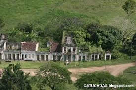 CASARIO NO MUNICPIO DE RIO DO BRAO-FOTO:ESTACOESFERROVIARIAS. - RIO DO BRAO - BA