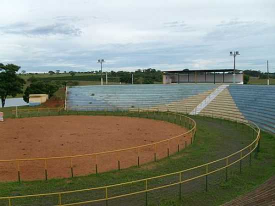 ARENA FESTA DO PEO-FOTO:JLGREGORIO81 - URNIA - SP