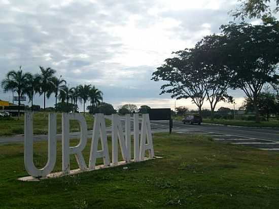 TREVO DE ENTRADA-FOTO:JLGREGORIO81 - URNIA - SP