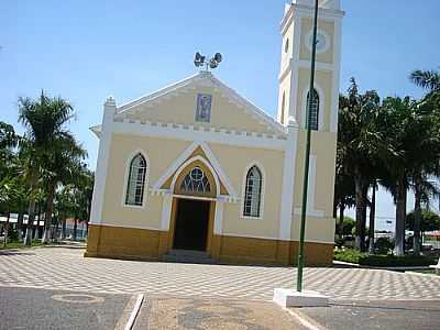 IGREJA MATRIZ SANTO ANTNIO POR IFCALORI - URU - SP