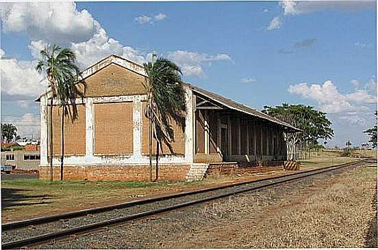 ARMAZM DA ESTAO FERROVIRIA DE VALENTIM GENTIL-SP-FOTO:EDINILSONMARQUES - VALENTIM GENTIL - SP