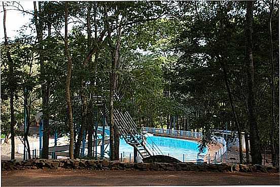 LAZER NA PISCINA DO PARQUE ECO-TURSTICO EM VALENTIM GENTIL-SP - VALENTIM GENTIL - SP