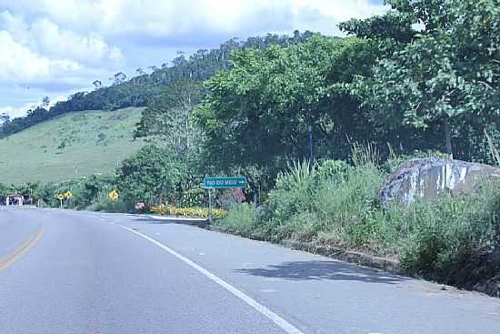 RIO DO MEIO-BA-RODOVIA BR-415-ENTRADA PARA O POVOADO-FOTO:DIMAS JUSTO - RIO DO MEIO - BA