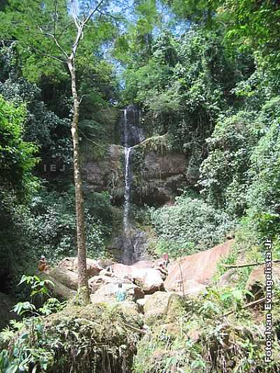 CACHOEIRA PRXIMA DA CIDADE DE VERA CRUZ  POR IVAN EVANGELISTA JR - VERA CRUZ - SP