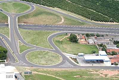 TREVO DE ENTRADA A VERA CRUZ & AUTO POSTO MUSTANG  POR MTEMPORIM - VERA CRUZ - SP