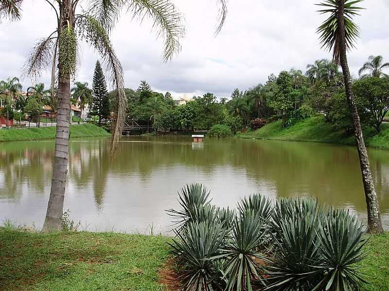 VINHEDO-SP-LAGO NA PRAA DO AQURIO-FOTO:CARLOS FANTE - VINHEDO - SP